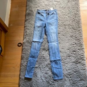 blue hollister jeans